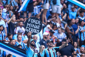 Alentaço solidário leva 5 mil torcedores à Arena antes do Gre-Nal 450