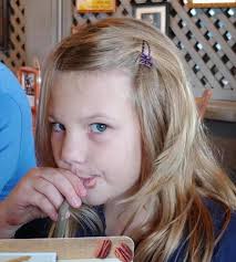 Bombero adoptó una bebé que ayudó a nacer en su ambulancia [FOTOS]