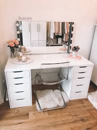 Diy My Makeup Table Organiser Den Perfekten Schreibtisch Gestalten Es Gibt So Viele Arten Von Schreibtisch Zimmer Einrichten Zimmer Gestalten Make Up Tisch