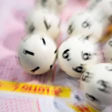 Von den sieben gewinnklassen bieten die letzten sechs einen festgelegten gewinn, der von 5,00€ in gewinnklasse 7 bis zu 77.777,00€ in gewinnklasse 2 reicht. Lotto Am Samstag 27 02 2021 Die Gewinnzahlen Und Quoten Jackpot Geknackt Verbraucher