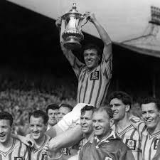 Fa cup logo image sizes: How Villa Won The 1957 Fa Cup Aston Villa 2 Manchester United 1 Tactics 7500 To Holte