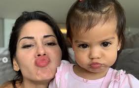 Maybe you would like to learn more about one of these? Mayra Cardi Lamenta Por Filha Estar Doente E Fala De Cansaco O Fuxico