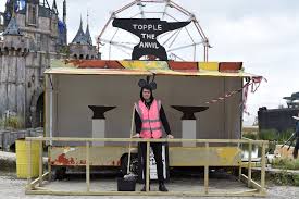 He was born in bristol is graffiti art or vandalism? Banksy S Dismaland In England It S A Strange World After All The New York Times