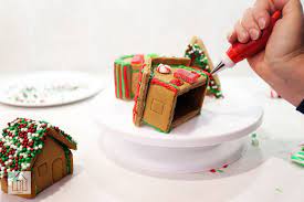 Gingerbread house mini village kit. Wilton Mini Gingerbread Village Kit Review A Fun And Edible Holiday Project