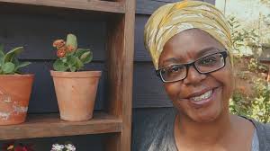 There's more to auriculas than meets the eye according to garden historian,  Advolly Richmond. See you at 9.00pm