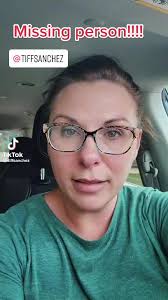 Beau Macneill's Instagram, Twitter & Facebook