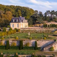 Chateau Et Jardins De Valmer En 2020 Chateau Le Manoir Chateau France