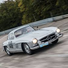 Tracking Values Of The Mercedes Benz 300sl Roadster Mercedes Benz Benz Mercedes Benz 300