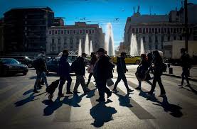 Σε επαναφορά του ολικού lockdown στην ελλάδα αναμένεται να προχωρήσει η ελληνική κυβέρνηση η ακριβής διάρκεια του lockdown, η έναρξη της ισχύος του, καθώς και τα επιμέρους μέτρα που θα. Y8pymac0guifhm