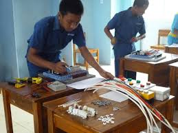 Itulah berbagi kumpulan data terkait contoh soal dan jawaban instalasi tenaga listrik. Teknik Installasi Tenaga Listrik