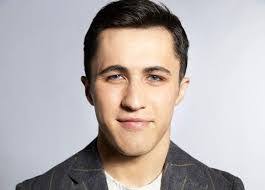 Chris Olsen's Instagram, Twitter & Facebook