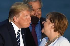 11 juni 2021 15:52 uhr. Kusse Auf G7 Gipfel Das Netz Lacht Uber Trump Schmatzer Fur Merkel Politik Stuttgarter Zeitung