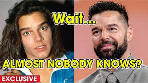 Ricky Martin luce irreconocible en entrevista y las redes sociales no lo  perdonan
