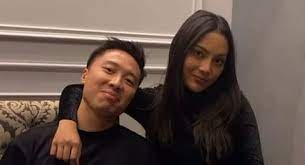 Official twitter account of arthur irawan player of pssleman and national team of indonesia, ex rcd espanyol, málaga and beveren. Beredar Foto Romantis Arthur Irawan Dan Erika Carlina Resmi Pacaran