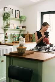 The popular movement is more than a diet and encourages folks to reach for more plants with fresh produce, whole grains, legumes and nuts to help fuel your day ahead! Fabulous English Shaker Kitchen Designs 66 Pics Decoholic