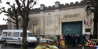 Angouleme Les Surveillants De La Maison D Arret A Nouveau Deloges Par La Police