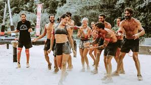 Το survivor μπαίνει στην τελική ευθεία και εσείς έχετε τη δυνατότητα να ψηφίσετε υπέρ του παίκτη που θέλετε να κατακτήσει τη νίκη. Kleidwse O Nikhths Toy Survivor O Paikths Ekplh3h Poy Prohgeitai Me Terastia Diafora Ap Ton Deytero Dailymedia News