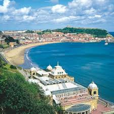 Scarborough North Yorkshire Uk Only 90 Mins Away And Totally Reminds Me Of Childhood Visits Scarborough Yorkshire England England