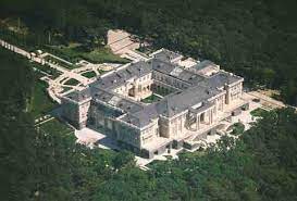 Kremlin critic alexei navalny's team has released a report about a sprawling, opulent black sea palace allegedly owned by russian president vladimir putin. Https Www Google Hu Search Biw 1135 Putin S Palace Luxury Homes Dream Houses Mansions