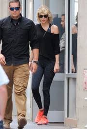 20 pictures of taylor swift in high heels | glamorousheels.com. Taylor Swift Pants Shorts Taylor Swift Fashion Stylebistro