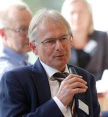 Prof. Dr. Arthur Benz