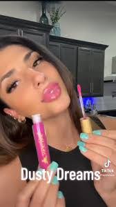 Michelle Overton's Instagram, Twitter & Facebook