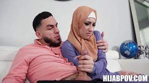 Hijabi Babe Violet Gems Fucked Landlord For Good Amount Of Money - XVIDEOS. COM