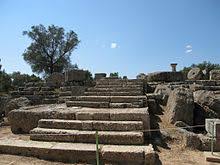 Sie wurde von den hütern der olympischen spiele in auftrag gegeben, um ihre rivalen in athen zu übertreffen, und war. Zeustempel Olympia Wikipedia