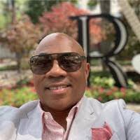 Eli Bruce's Instagram, Twitter & Facebook