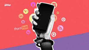 السلطوية الأخلاقية في مجتمع التواصل الاجتماعي.. الإباحية خط الدفاع الأول  لحرية التعبير والاختيار - مواطن