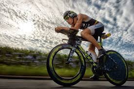 Inceleyin, satınalın ve trıathlon bisikletler. Swim Bike Run Adli Kullanicinin Triathlon Basketball Panosundaki Pin