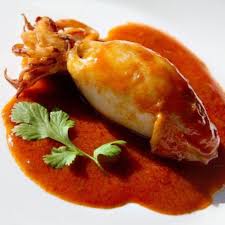 Con la loro conformazione a sacchetto si prestano in maniera naturale ad essere farciti in maniera. Calamari Ripieni Al Pomodoro Alla Siciliana J Momo