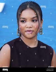 Mia isaac hi-res stock photography and images