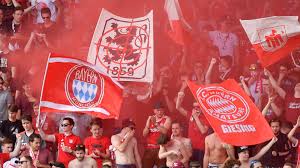 Zu diesem spiel muss nichts gesagt werden. 1860 Munchen Vs Fc Bayern Munchen Ii Tv Live Stream Aufstellungen Live Ticker Zur 3 Liga Goal Com