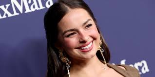 Addison Rae Is A Beach Queen With Sculpted Abs In These Bikini Pics On IG