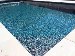 mosaique en pates de verre graphite mosaique piscine carrelage piscine piscines design