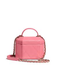 Buy, sell, empty your wardrobe on our website. Small Vanity Case Lambskin Gold Metal Chanel