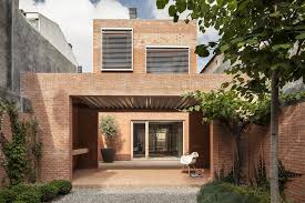 わずか6 5m の幅を利用した 驚きの広々住宅 house 1014 レンガ建築 リビング テラス 建築デザイン