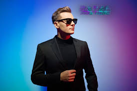 No successor was announced today. Tng9b9myxfsm M