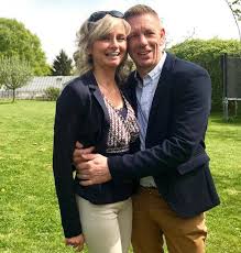 Karine le marchand vous emmène découvrir les 12 agriculteurs qui vont partager leurs quêtes amoureuses lors de la saison 16. 60 Couples Se Sont Formes Grace A L Amour Est Dans Le Pre Soirmag
