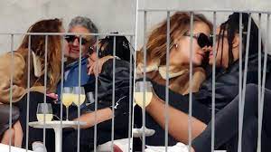 Taika waititi is living it up. Dihhsl3udjf8m