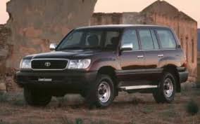 Extensively redesigned for 1998, the land cruiser is for 2000, toyota added electronic brake force distribution, active traction control and vehicle skid control as standard equipment. Toyota Land Cruiser 2000 Carsguide