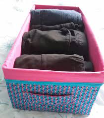 Cela peut être uni ou imprimé, si un milieu à du matériel plus lourd serait plus durable. Tuto Panier De Rangement Methode De Pliage De Vetements De Marie Kondo La Chouette Kikou