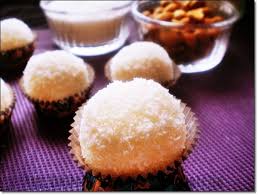 En effet, cette nouvelle recette est hyper facile car elle est sans cuisson ! Gateau Sans Cuisson A La Noix De Coco Aid Fitr Aux Delices Du Palais