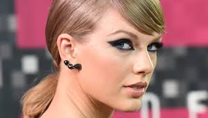 Love Iowa DOT's Taylor Swift sign? Here's how (and why) the funny puns  started