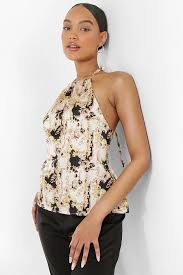 Neckholder binikis zaubern ein tolles dekolleté! Neckholder Top Mit Kettenprint Boohoo