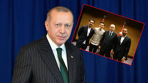 The photo was incredibly stupid as and of itself, but gündogan's signature on his jersey made it even more stupid (even. Foto Mit Mesut Ozil Und Ilkay Gundogan Jetzt Spricht Erdogan Goal Com