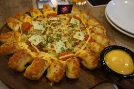 Order pizza online that is both delicious and value for money. Pizza Hut Malaysia Kembali Dengan Piza Chicken Cheesy Bites Baru Pizzahutsiapakena