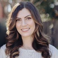 Leah Dillon's Instagram, Twitter & Facebook