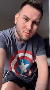 “Detrás de esta mirada hay caídas, luchas, momentos en los que quise  rendirme… pero también hay fuerza, fe y un hombre que decidió no soltarse.”  #Superación #FuerzaInterior #HistoriasQueInspiran ...